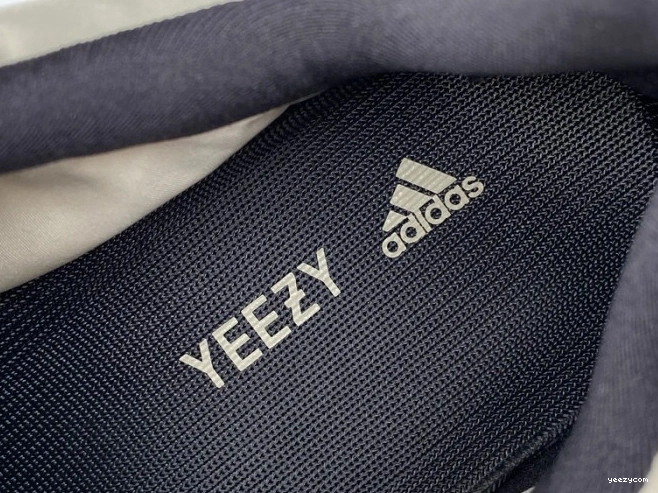 FY3729 Yeezy 700 Adidas MNVN Bone Boost 0718